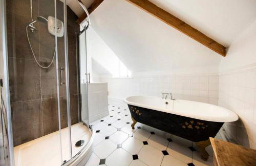 Clifton Spacious 3 Bed Apt & Parking - Simplycheckin - Foto 27