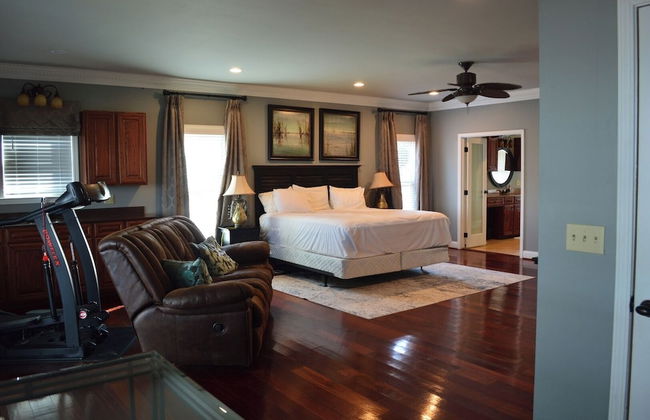 5 BR House Lake Retreat w/ Hot Tub, Sleeps 12 - Foto 59