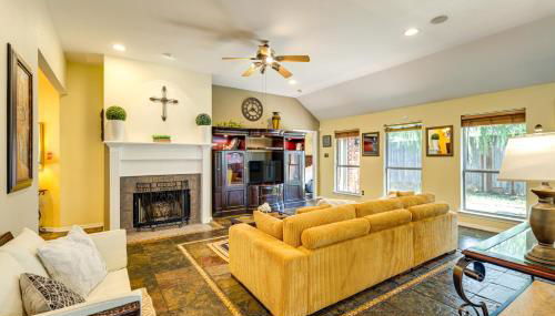 DFW Fun Awaits Family Home in Crowley! - Foto 5