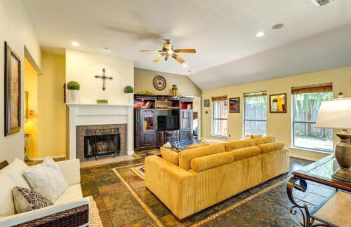DFW Fun Awaits Family Home in Crowley! - Foto 5