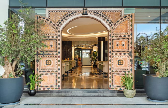 Royal Continental Suites - Photo 59