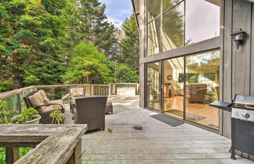 Spacious Redwood Retreat with Hidden Hot Tub - Foto 27