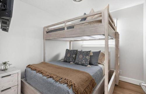 Newly Renovated Retreat 30mins to Downtown Indy - Photo 12