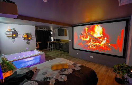 Balnéo et Cinéma Le Saona - Foto 2