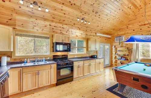 Wraparound Deck and BBQ Pet-Friendly Deadwood Cabin - Foto 10