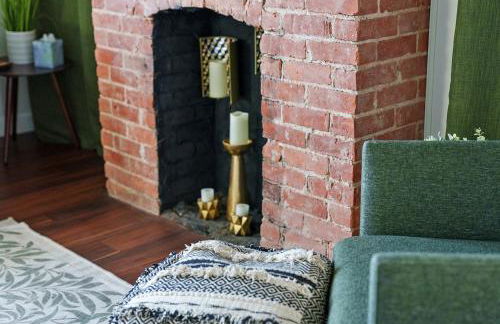 Cozy escape with Hot Tub, ideal for family & friends - Photo 19