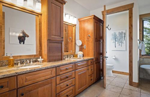 Teton Melody by KABINO Partial Air Conditioning Hot Tub FirePit Foosball Telescope Games WiFi Grill Mtn Views - Foto 24