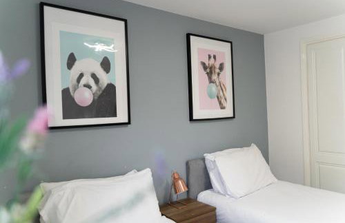 2 Bed Apt with free parking on driveway and free Wi-Fi - Photo 19