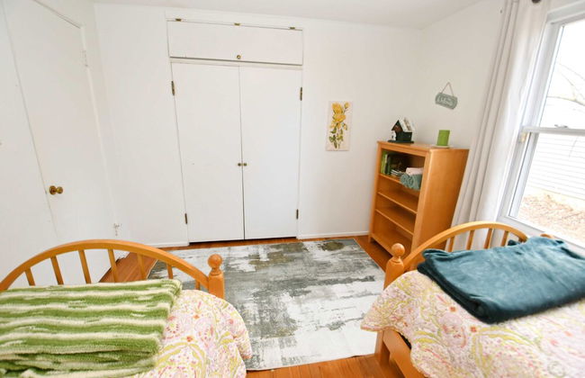 3 Bedroom 2 Bath Home Close to ND w Fire pit 1155 - Foto 22