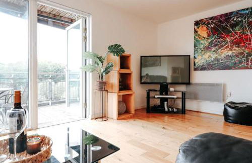 Bay View Apartment, by Solace Stays - Photo 26