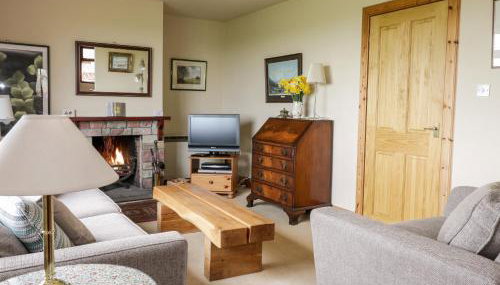 Courtyard Cottage - Photo 4