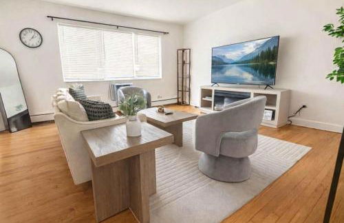 Chic 2BR Retreat Near OHare Free Parking - Foto 5