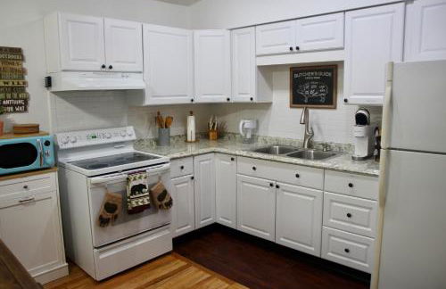 Escape to a 3-Bedroom Cabin in Lower Catskills - Foto 9