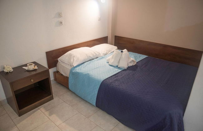 Antonios Hotel - Photo 4