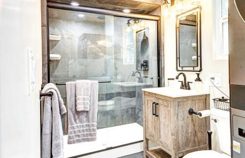 Hike, Fish and Explore California Cabin with Deck! - Foto 14