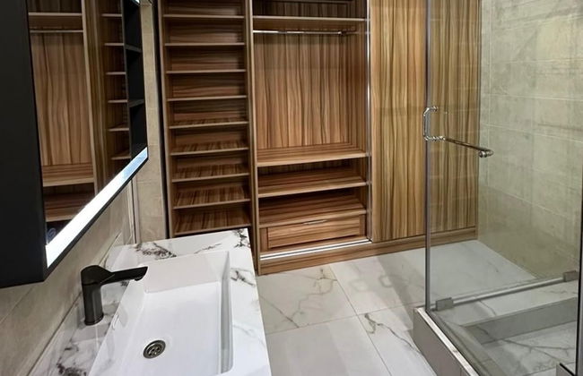 2BR Apartment With Pool and Wifi Near East Airport - Photo 14