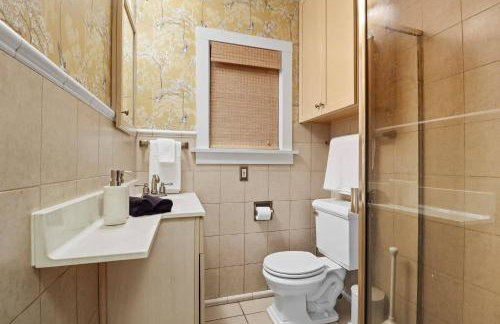 1920s Cottage | Hot Tub | Game Room | Fire Pit - Foto 21