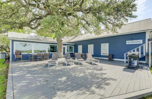 Fire Pit, Pickleball, Pool! Schulenburg Farmhouse - Foto 2