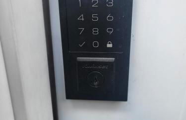 Modern Farmhouse Decor With Washer & Dryer - Foto 36