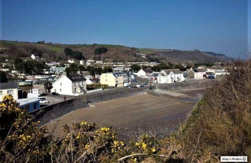 Pendine Sands Edith Villas - a luxury seaside home with beautiful sea views - Photo 52