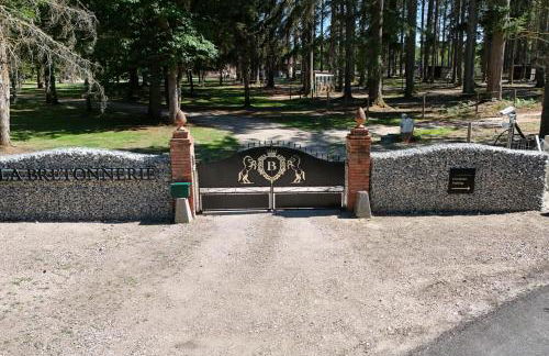 La Bretonnerie Luxury villa with pool & jacuzzi in a equestrian estate - Photo 80