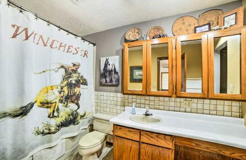 Spacious Mancos Home with Furnished Deck and Yard! - Foto 16