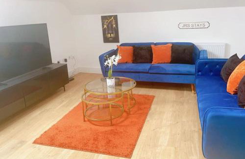 Spacious City Centre Apartment near Lakeside - Foto 1