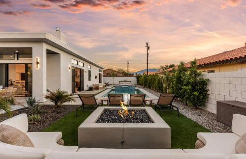 Desert Oasis: Pool, Spa, Golf Sim + EV Charger - Foto 37