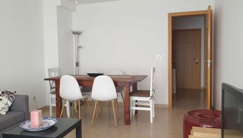 Agradable apartamento a 2 minutos de la playa - Foto 1