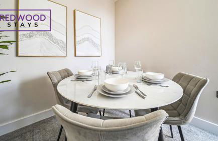 Everest Lodge Serviced Apartments for Contractors & Families, Free WiFi & Netflix By Redwood Stays - Foto 14