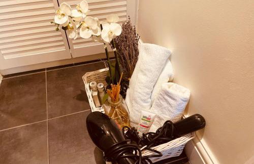 Homely 2 Levels Flat w Private Garden - Photo 12