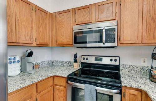 Prime Location With Balcony Near Broadway and Top Golf - Foto 13