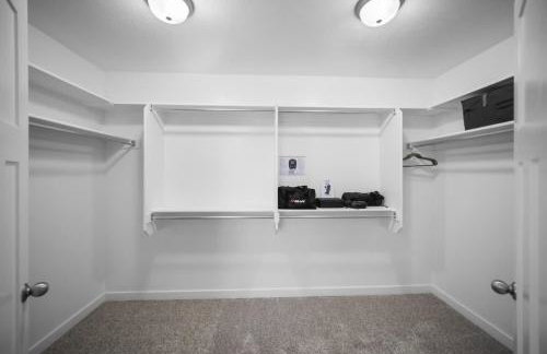 Charming Family Stay w Arcade Theatre Ski Haven Walking trails and river walk in backyard - Foto 32