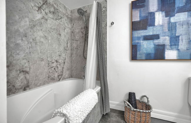 Treetop Retreat Cozy 2 Bedroom in Grove - Foto 30