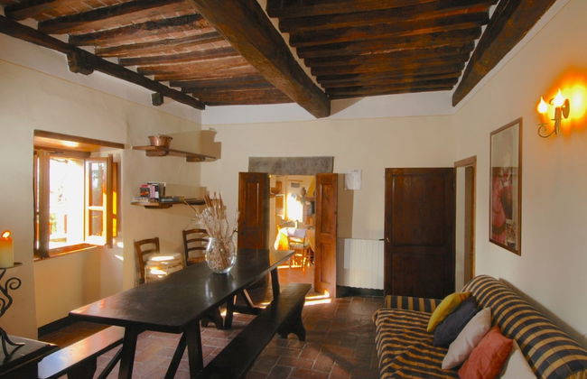 Agriturismo near Cortona with Spacious Garden & Swimming Pool - Foto 16