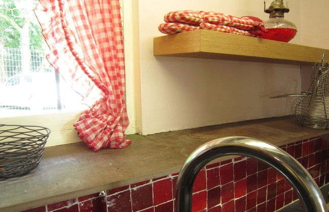 Tranquil Home With BBQ - Photo 10