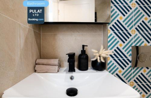3BR Flat By Pulat Short Lets & Serviced Accommodation London With Pool Table, SmartTV & AC - Foto 24