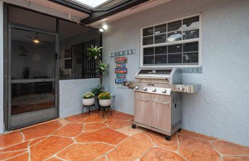 Three Bedroom Pool Home with Modern Interior Design - Foto 26