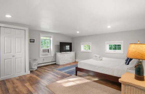 Walk to Water Access to Hiking Trails! - Foto 15