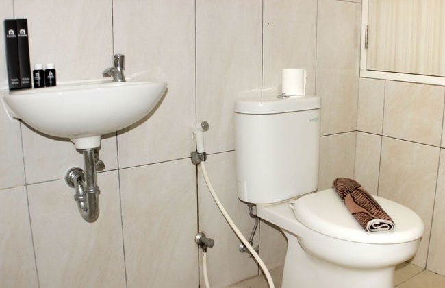 Elegant And Tidy Studio At Grand Kamala Lagoon Apartment - Foto 9