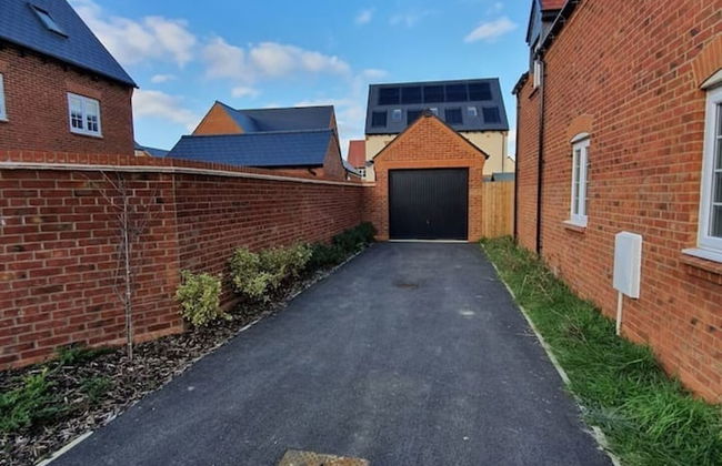 Lovely 5-bed House in Centre of Bicester Village - Foto 34