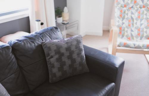 Lovely 2-Bed Flat Glasgow Harbour FREE parking - Pass the Keys - Foto 8