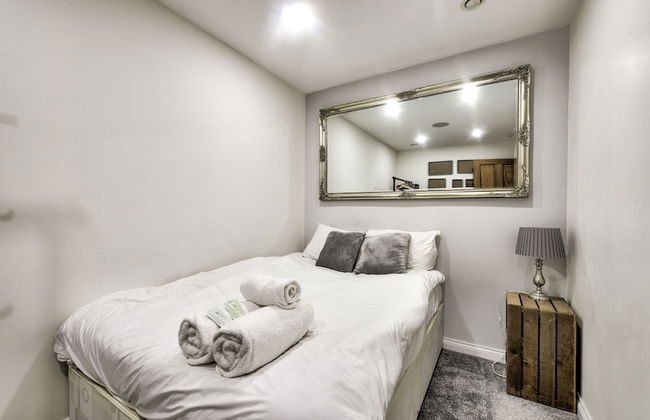 St Stephen Street Apartment - Photo 6