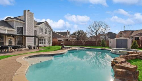 Stylish Spacious Convenient - 6-BD 2 5-BA + Pool - Foto 1