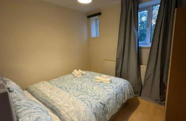 2 Bed - Greenwich Flat - Sleeps 5 - 1 Minute From New Eltham Train station - Foto 8