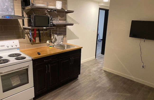 Brand New Dt 1 Br Close To All Edmonton, Canada - Photo 5