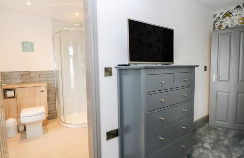 HollyDale - Photo 25