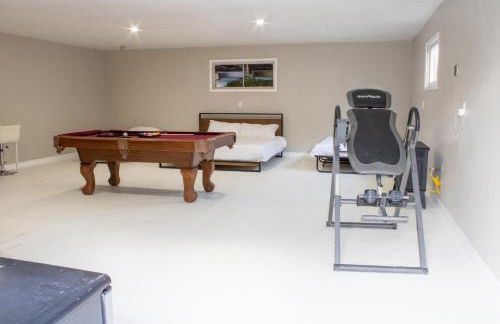 Private Home - #RedwoodSkyWalkRetreat - 5BD, Pro Pool Table, BBQ, Foosball, Darts, Fireplace, Movie Projector, Stereo, Cotton Bedding - Foto 36
