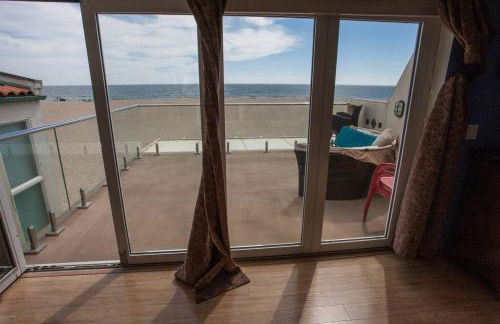 Beautiful Ocean Front Coastal Sunset Beach House - Foto 7