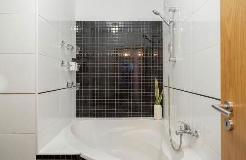 Prime Location, Pool, Free Parking - Foto 25